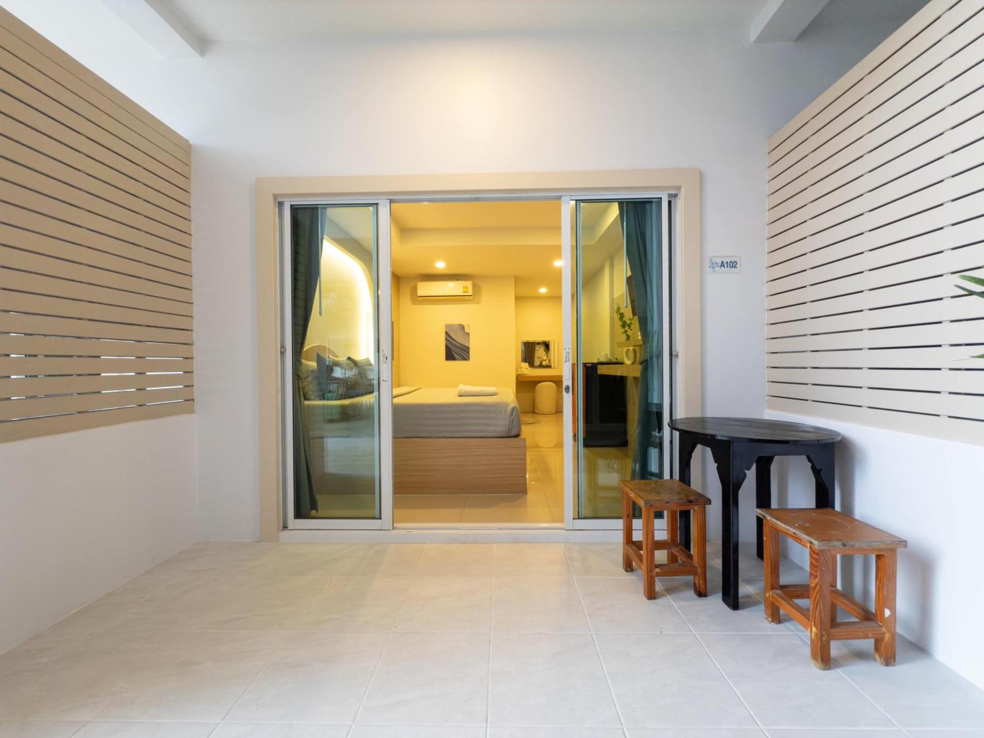 Hotel The Seathru Koh Larn Pattaya Exterior foto