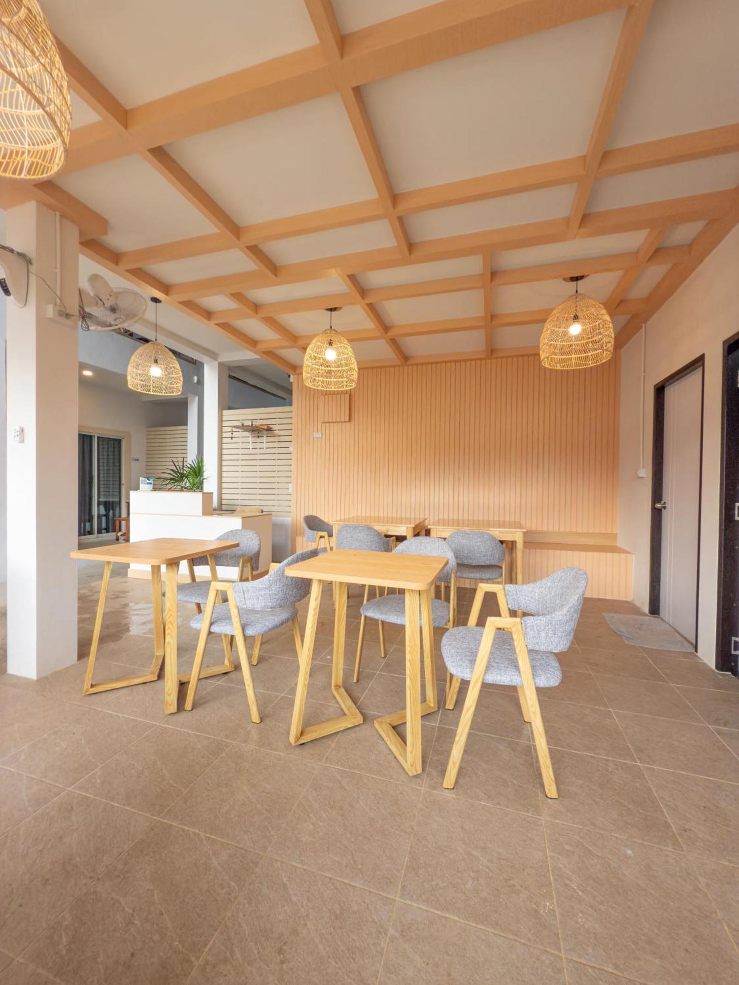 Hotel The Seathru Koh Larn Pattaya Exterior foto