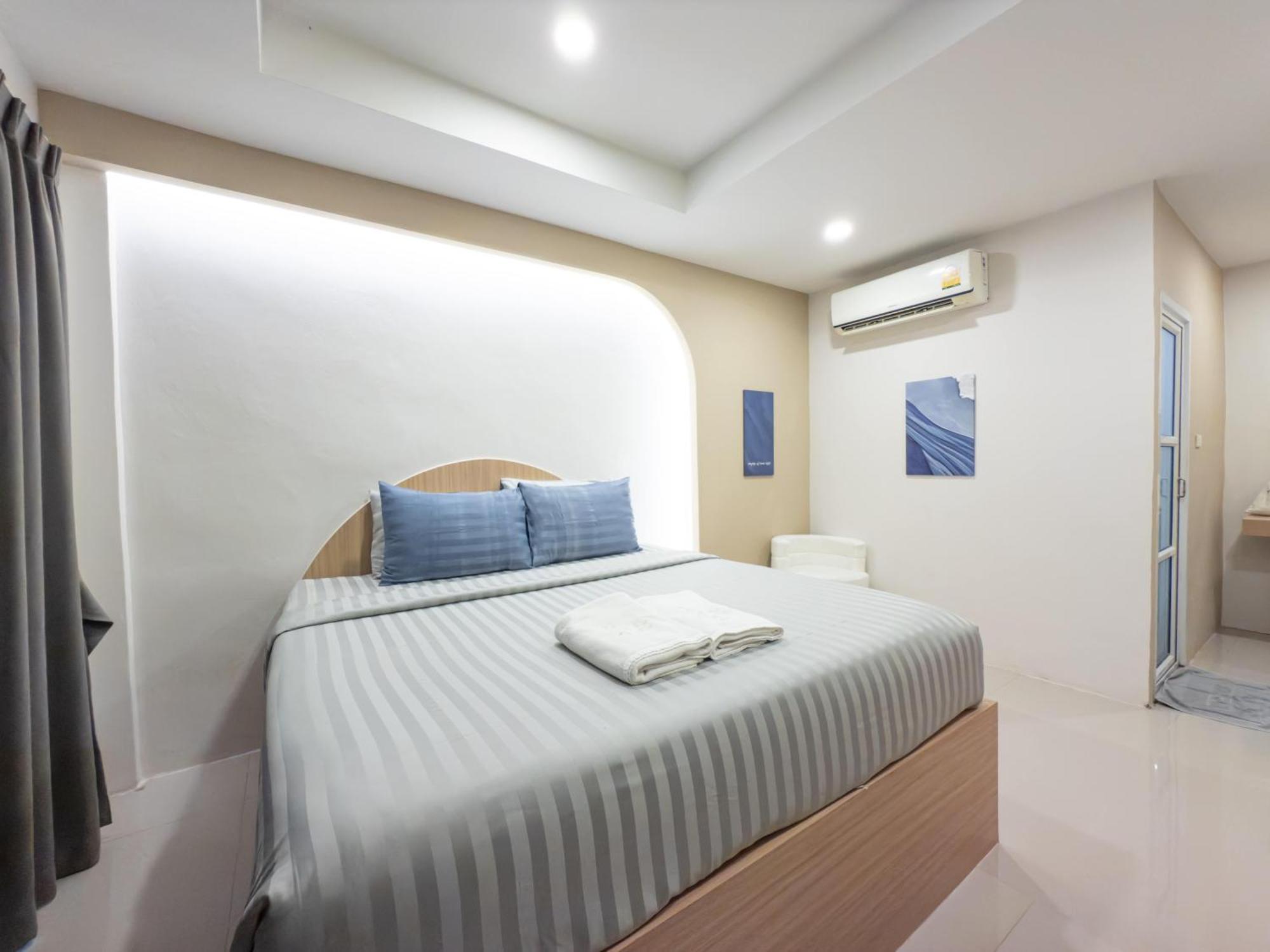 Hotel The Seathru Koh Larn Pattaya Exterior foto