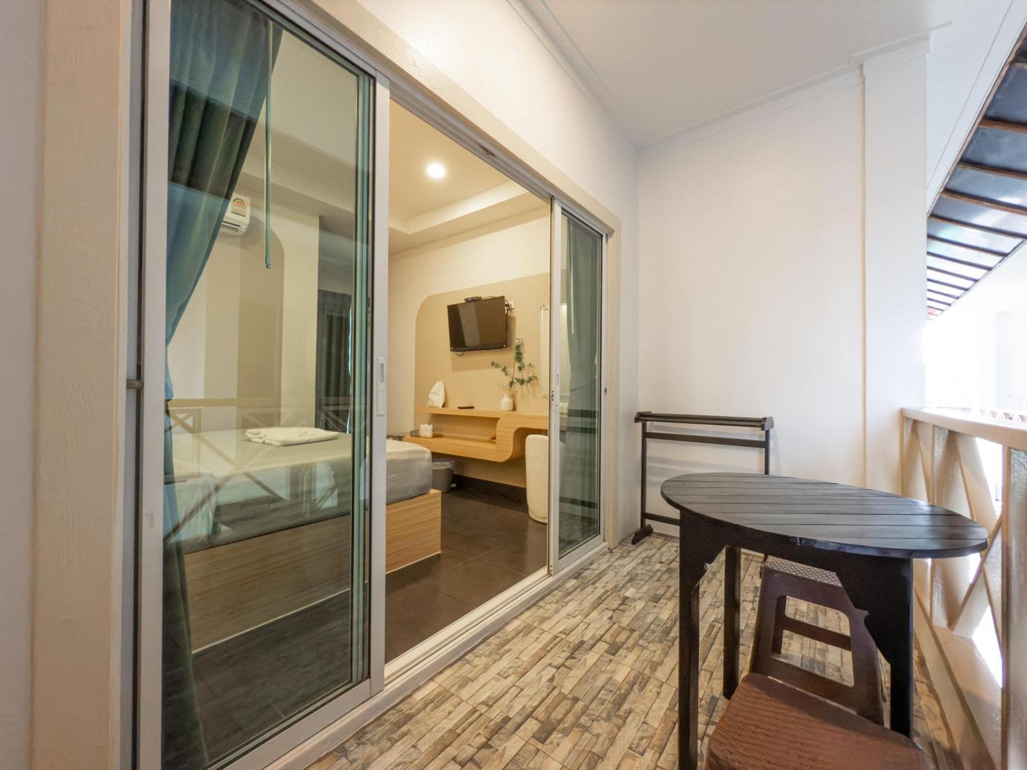 Hotel The Seathru Koh Larn Pattaya Exterior foto
