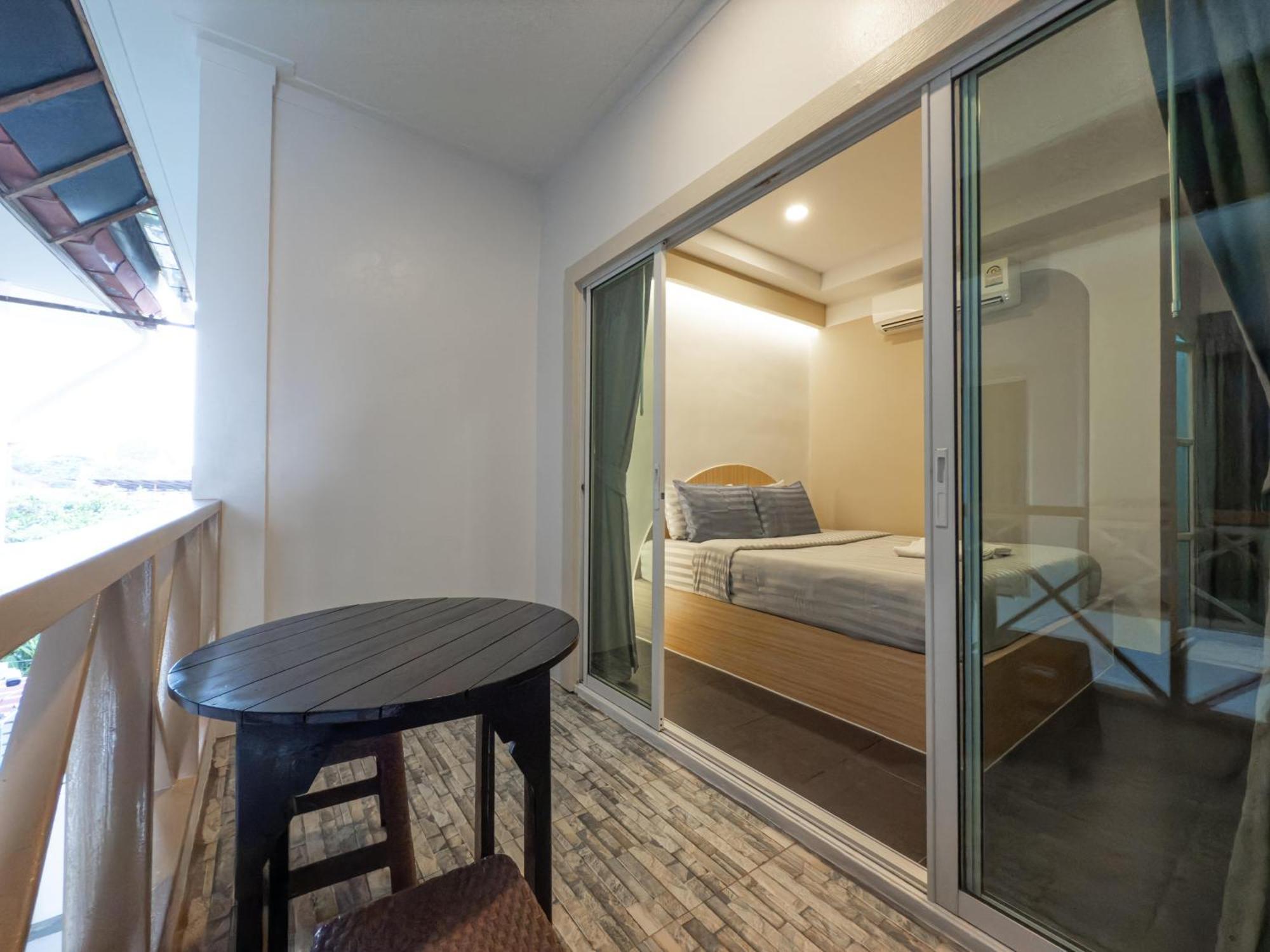 Hotel The Seathru Koh Larn Pattaya Exterior foto