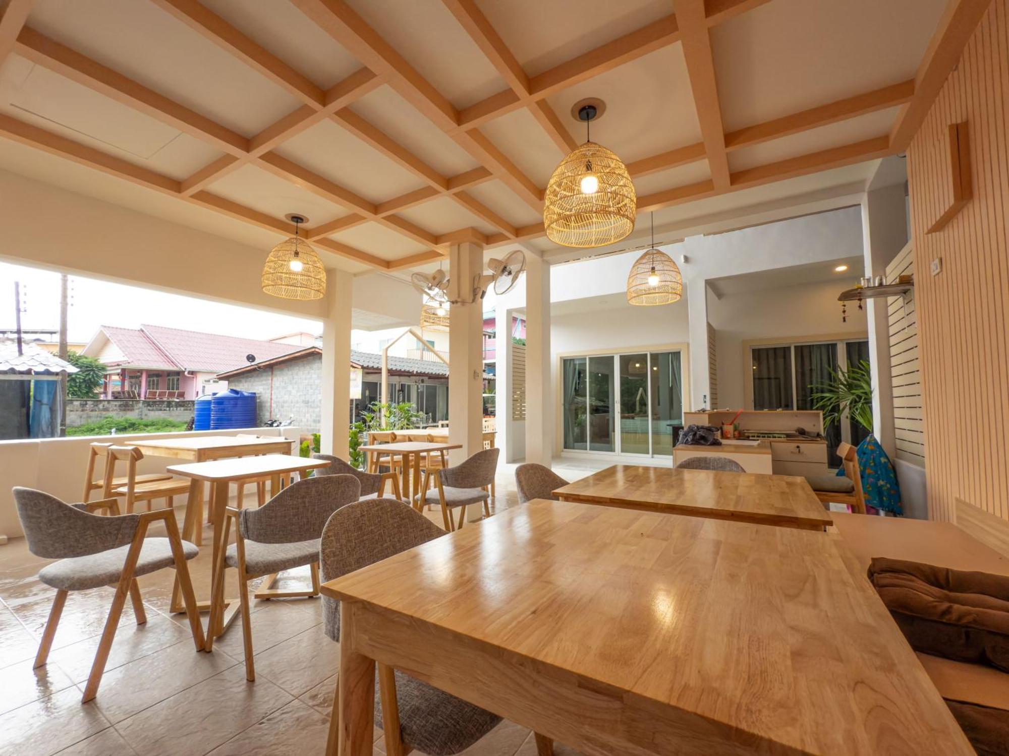 Hotel The Seathru Koh Larn Pattaya Exterior foto